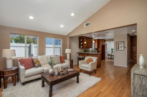 1122 Spazier Ave, Glendale CA  91201-1320 exterior