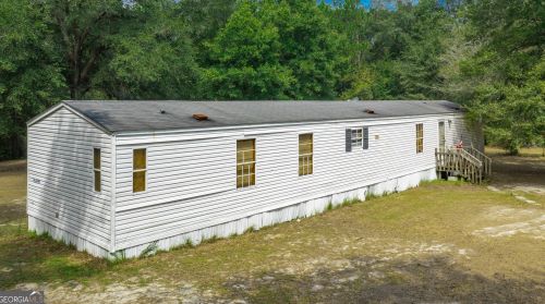 701 Dale Dr, Metter, GA 30439-5838