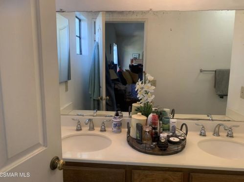 2429 Rdg Vw Ct, Simi Valley CA 93065-1923 exterior