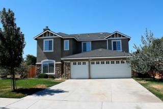 1037 Green St, Tehachapi, CA 93561-2360