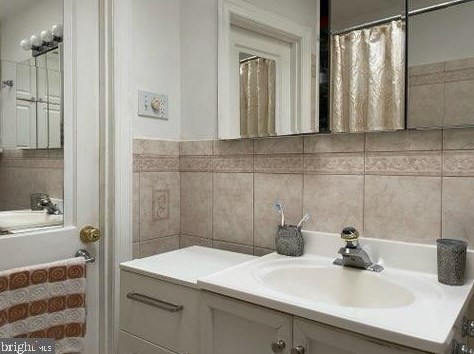 6737 Lynford St, Philadelphia PA 19149-2127 exterior