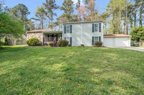 2741 Bentwood Dr, Marietta, GA 30062-4604