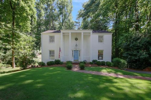658 Edinboro Rd, Atlanta GA  30327-1214 exterior