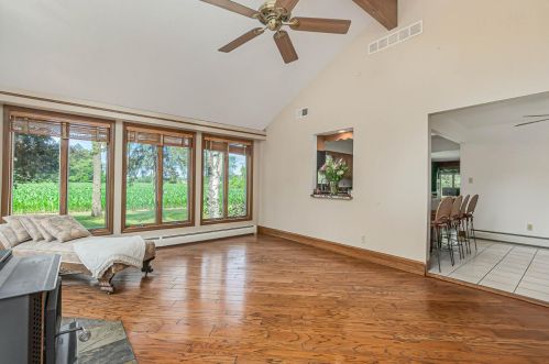 2071 61 Ave, Hobart IN 46342-6517 exterior