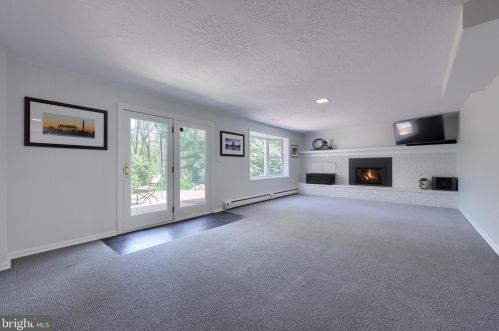 2033 Crescent Rd, York PA  17403-4760 exterior