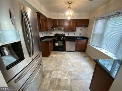 14761 Candlewood Ct, Woodbridge VA  22191-3107 exterior