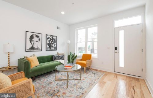 2505 Mascher St, Philadelphia, PA 19133-3823
