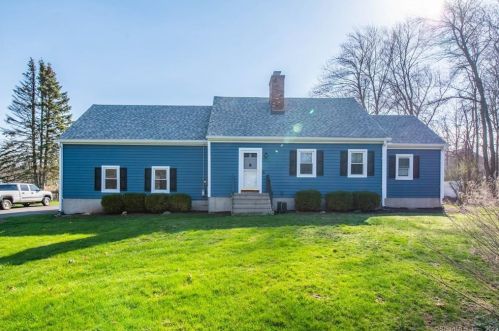 19 Clearview Dr, Sandy Hook, CT 06482-1333