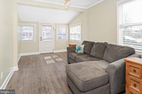 4962 Elm St, Shady Side MD 20764-9655 exterior