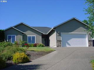2310 Chambers Dr, Roseburg, OR 97471-2483