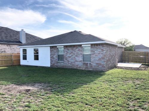 8208 Three Bars Dr, Fort Worth TX  76179-4334 exterior