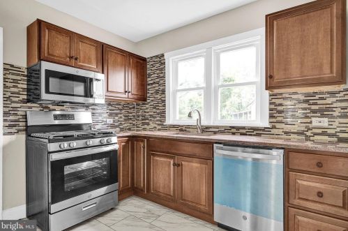 26 Crescent Blvd, Camden NJ  08108-1042 exterior