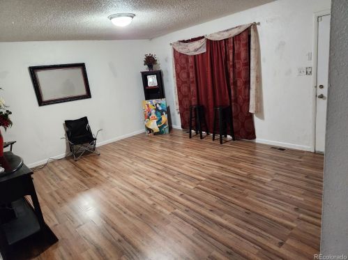 5507 Chandler Ct, Denver, CO 80239-3811