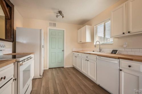 946 Palomar Dr, Pueblo CO  81007-2641 exterior