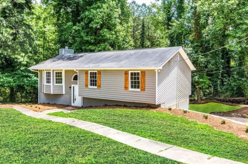 298 Kettlewood Dr, Lilburn, GA 30047-5164