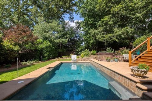 4734 Dudley Ln, Atlanta GA  30327-3330 exterior
