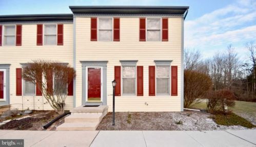 592 Benton Ct, Harrisburg, PA 17112-2300