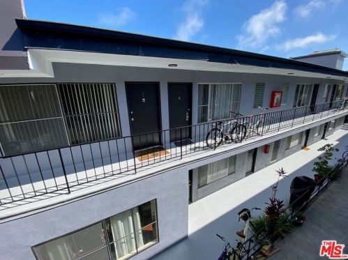 1318 Euclid St, Santa Monica, CA 90404-1727
