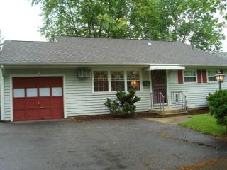 1286 Manfeld Dr, Columbus, OH 43227-2173