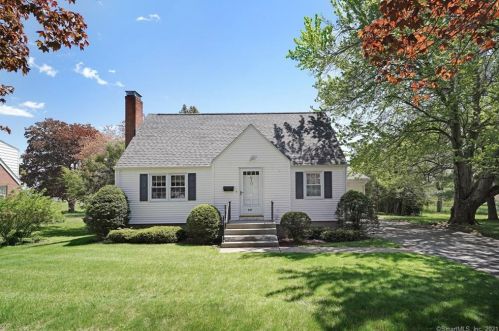 610 Maple St, Hartford, CT 06109-3734