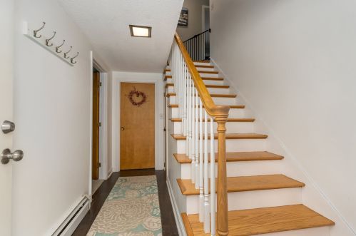 52 White Rock Hill Rd, Concord, NH 03304-4222