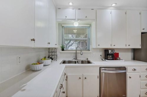 5221 Wosley Dr, Fort Worth TX  76133-2217 exterior