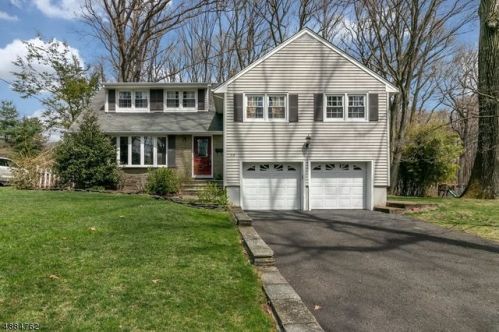 318 Rolling Rock Rd, Mountainside, NJ 07092-2120