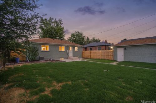 1215 Newport St, Denver CO  80220-2910 exterior
