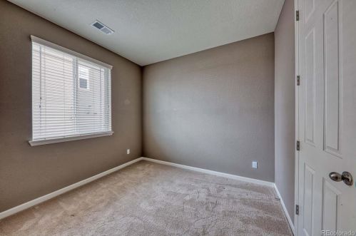 176 Kewaunee Way, Aurora CO 80016-4327 exterior