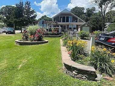 44 Riverside Ave, Warwick, RI 02889-5225