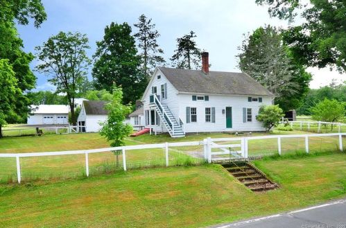 3 Pinney St, Colbrook, CT 06021-7061