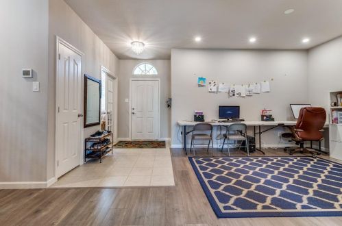 2704 Alpena Dr, Fort Worth, TX 76131-2091
