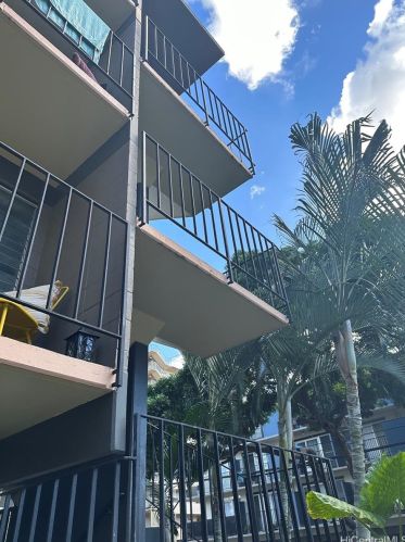 1442 Kewalo St, Honolulu HI  96822-4177 exterior