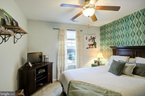 38 Sundance Dr, Trenton NJ 08619-3968 exterior