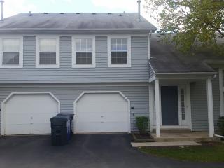 179 Hazelnut Dr, Streamwood, IL 60107-2239
