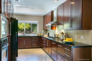 2055 Nutmeg St, Escondido, CA 92026-3319