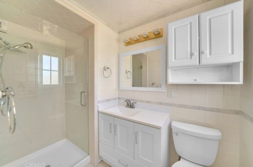 5771 Heil Ave, Huntington Beach CA  92649-3771 exterior