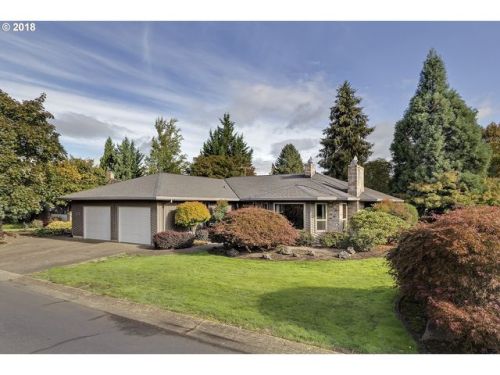 2048 Doral St, Mcminnville, OR 97128-2460