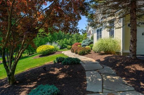 11 Clapboard Ridge Rd, Sandy Hook, CT 06482-1580