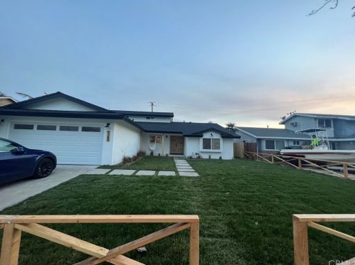 9380 El Valle Ave, Santa Ana, CA 92708-4533
