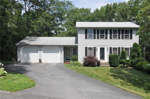 23 Hilltop Dr, Providence, RI 02919-3015