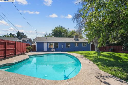 2417 Bellamy St, Modesto CA  95354-3117 exterior
