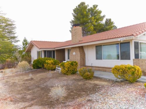 31954 Saint Anne Dr, Crystalaire, CA 93544-1206