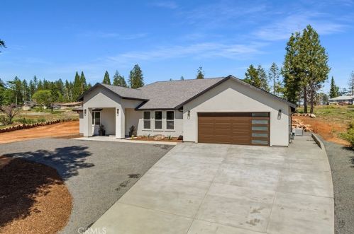 6666 Dolores Dr, Paradise, CA 95969-2838