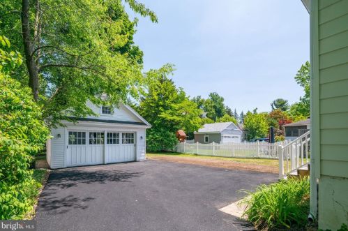 409 Warwick Rd, Tavistock NJ 08033-3829 exterior