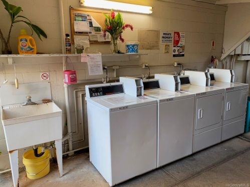 1122 Wilder Ave, Honolulu HI  96822-2778 exterior