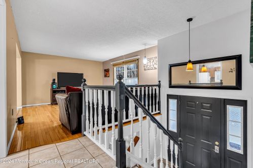 2 Hickory Hill Rd, Jackson Twp, NJ 08527-1746