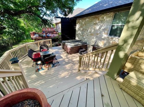 10716 Casitas Dr, Austin TX  78717-3872 exterior