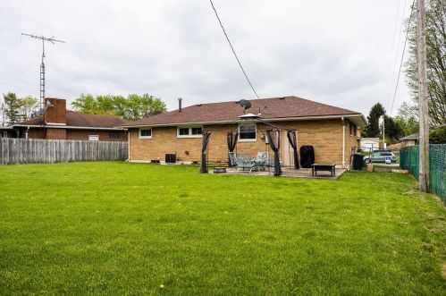 4466 Phoenix Dr, Springfield OH  45503-6326 exterior