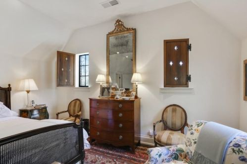 81 Lakeview Ave, Atlanta GA  30305-3779 exterior